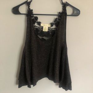 💖5/$25 Black flowy Lacey floral crop top